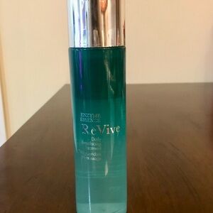 RéVive Skincare Enzyme Essence Daily Resurfacing Treatment (Brand New)